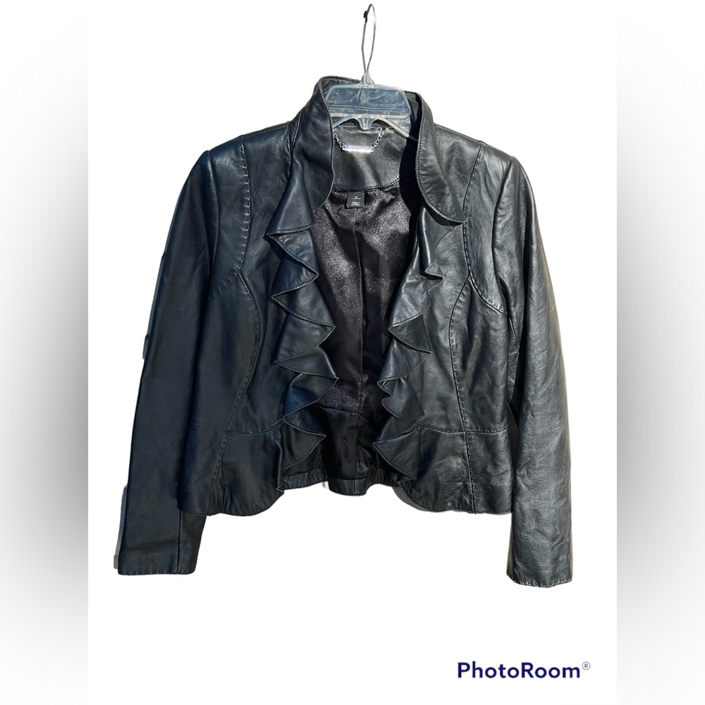White/Black Woman’s Leather Sz S Black Ruffled Open